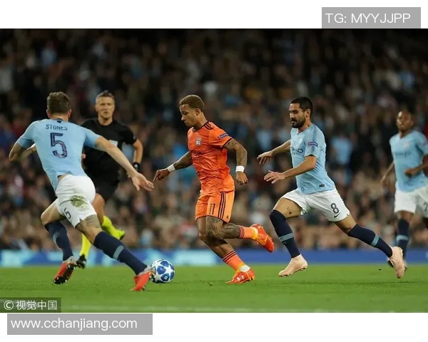 中超精彩对决里昂逆转曼城全场沸腾瞬间回顾与分析