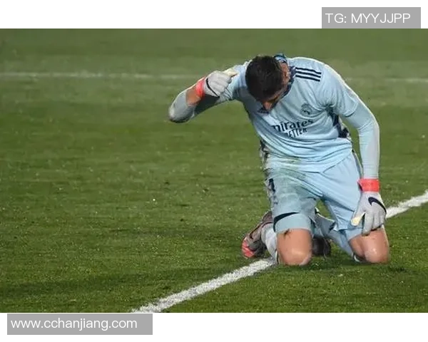 足总杯惊天逆袭里昂3-0战胜皇马帽子戏法引发争议判罚热议