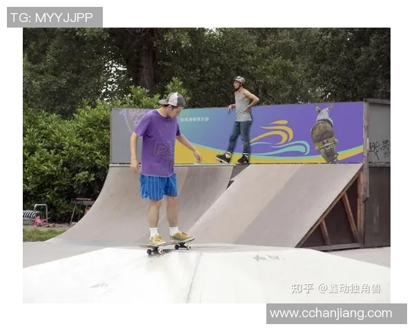 重庆滑板队在极限运动会中以97分稳居积分榜首位