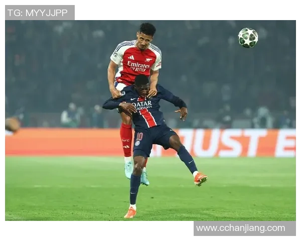 中超精彩对决：里昂凭乌龙球绝杀巴黎圣日耳曼全场沸腾