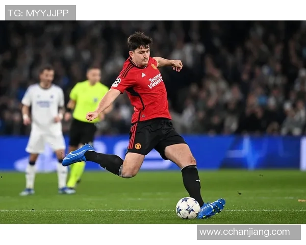 欧冠激战曼联与波尔图平局争议判罚引发全场热议 欧冠激战曼联与波尔图平局争议判罚引发全场热议