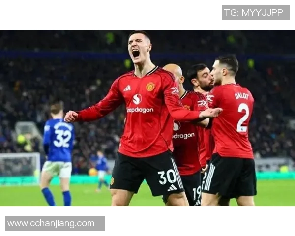 西甲激战曼联险胜那不勒斯乌龙球成比赛转折点引发全场狂欢